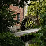 Moulin Moulin 4*