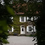 Moulin Moulin 4*