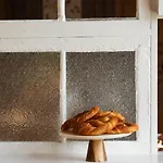 Moulin Moulin 4*