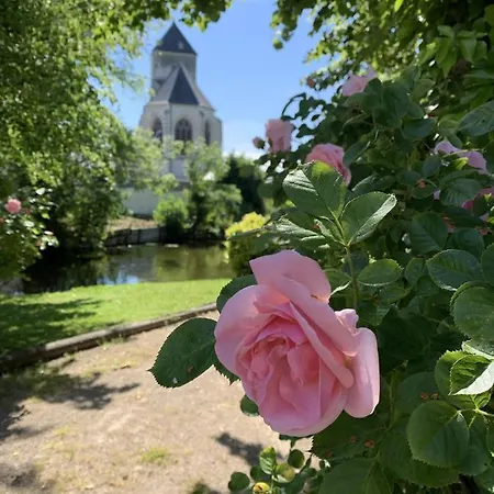 Moulin Moulin Penzion 3*