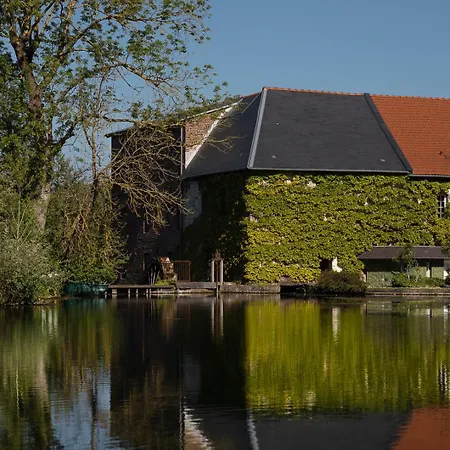 Moulin Moulin 4*